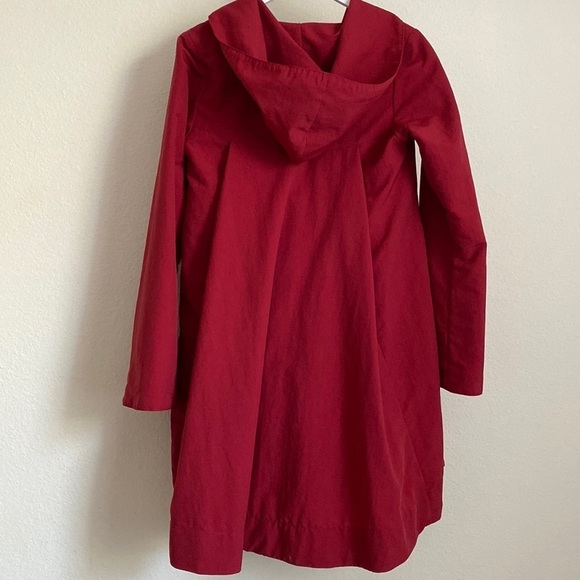 Evening Mist Raincoat in Crimson S - Picture 10 of 16